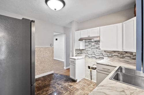 9562 Ldg Pole Ln, Saint Louis MO 63126-2160 exterior