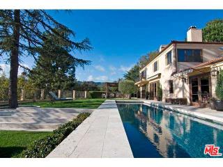 965 Oakmont St, Los Angeles CA  90049-2228 exterior