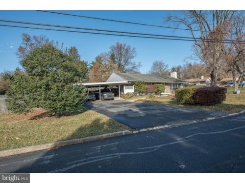 123 Meadowburn Ln, Media, PA