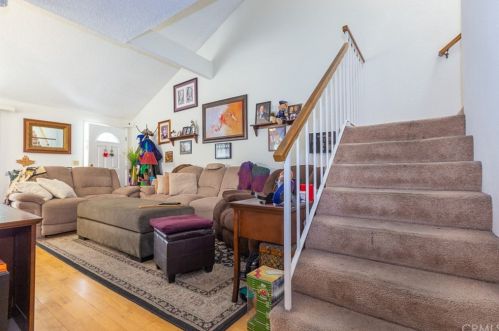 1042 Walnut St, Tustin CA 92780-4642 exterior