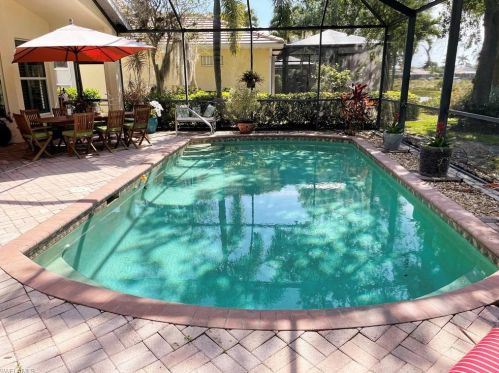 4931 Cerromar Dr, Naples FL 34112-7920 exterior