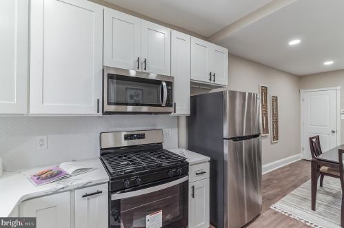 4035 8th St, Philadelphia PA  19140-2233 exterior