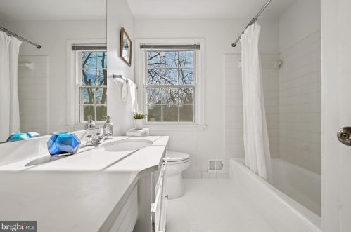 14400 Sandy Rdg Rd, Silver Spring MD 20904-5946 exterior