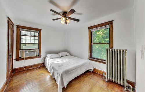 1818 Lunt Ave, Chicago IL 60645-3005 exterior