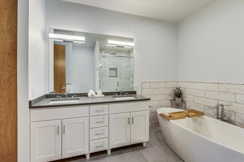 2637 Wayne Ave, Chicago IL 60614-1231 exterior