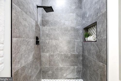 759 18th St, Washington DC 20009-1813 exterior