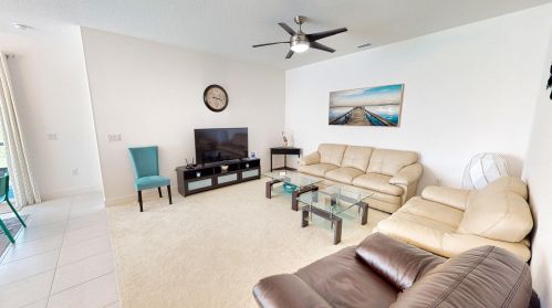 9472 Royal Poinciana Dr, Fort Pierce FL 34987-2513 exterior