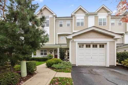 212 Northview Ct, Peekskill, NY 10566-4441