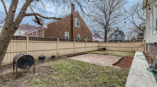 209 19 Ave, Broadview IL 60153-1727 exterior