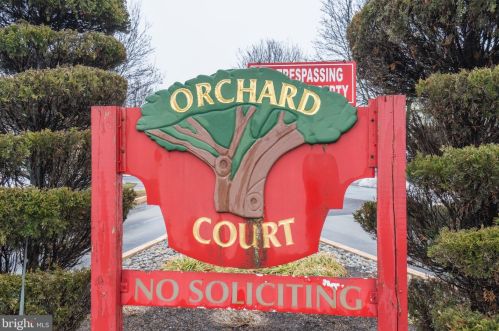 47 Orch Ct, Limerick PA 19468-2911 exterior