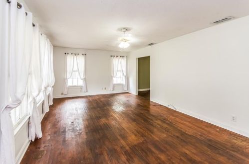 1202 Cullen Ave, Austin TX  78757-1904 exterior