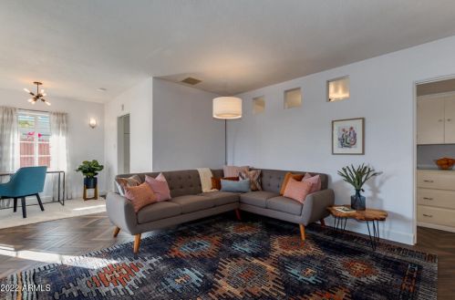 2608 10 St, Phoenix AZ 85085-7781 exterior