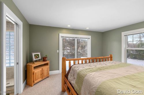 3031 Thorncrest Dr, Grand Rapids MI 49546-7358 exterior