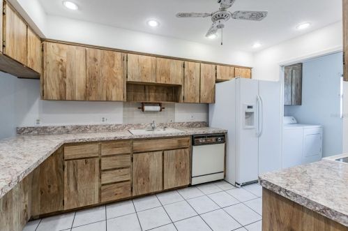 7739 Radcliffe Cir, Port Richey FL 34668-5937 exterior