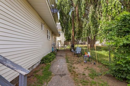 18 Lafayette St, Worcester MA 01608-2131 exterior