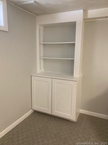 7 Orbit Dr, Enfield CT 06082-5528 exterior