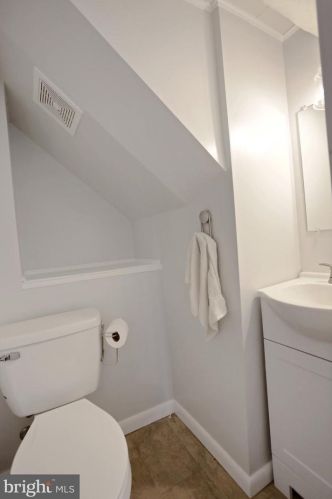 204 Forney Ave, Hanover PA  17331-2919 exterior