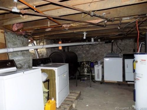 190 French St, Torrington CT 06790-6212 exterior