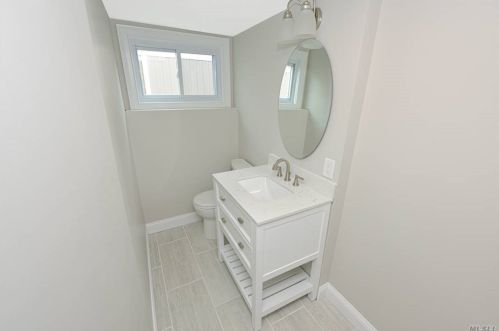 37 Astor Ct, Commack NY 11725-3723 exterior