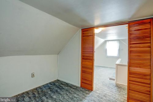 28 Eastland Dr, Lancaster PA 17602-4105 exterior