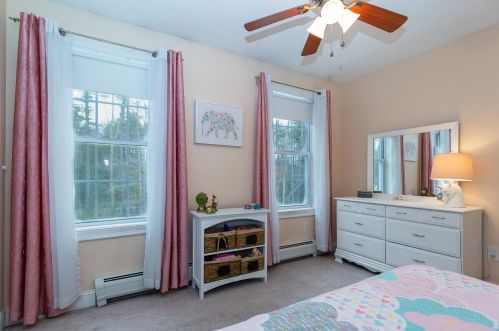 67 Ledge Rd, Seabrook NH 03874-4314 exterior