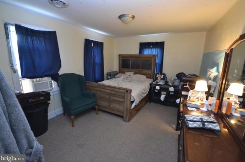 225 Holly Ave, Pitman NJ  08071-1256 exterior