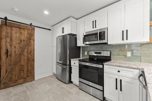 2930 Eleanor Ter, Atlanta GA  30318-6014 exterior