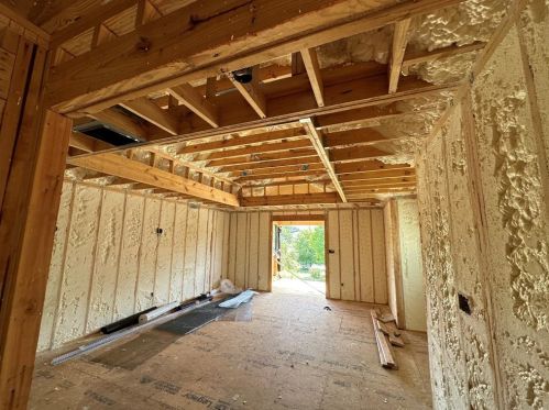 302 Edgewood Dr, Montgomery TX exterior