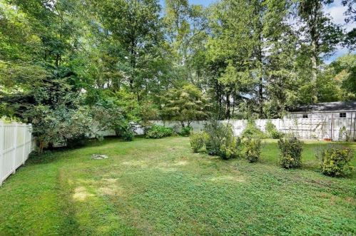 29 Maryland Ave, Armonk NY  10504-2030 exterior