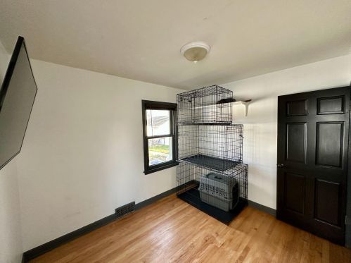 9312 Metcalf Pl, Milwaukee WI  53222-2649 exterior