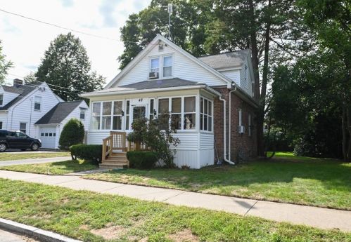 48 Audubon St, Springfield, MA 01108-3202