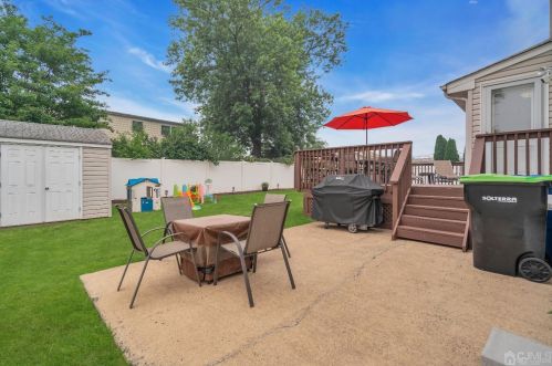 4 Exeter St, Old Bridge NJ 08857-2202 exterior