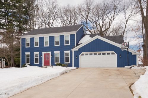 7474 Farmington Ave, Kalamazoo, MI 49009-7701