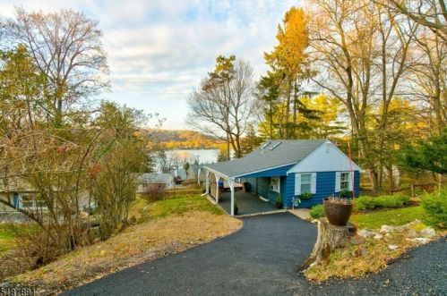 56 Glenside Trl, Sparta NJ  07871-1244 exterior