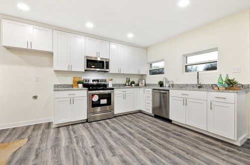 2850 Fls Dr, Dallas TX 75211-9008 exterior