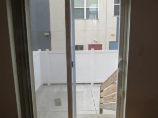 214 George St, Philadelphia PA  19123-1540 exterior