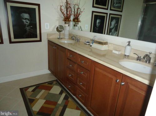 420 Royal St, Alexandria VA  22314-2335 exterior