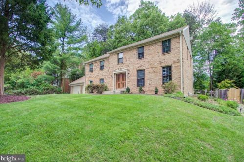 11225 Fall River Ct, Rockville, MD 20854-2233