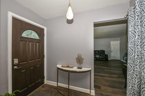 6037 22 St, Milwaukee WI 53233-1914 exterior