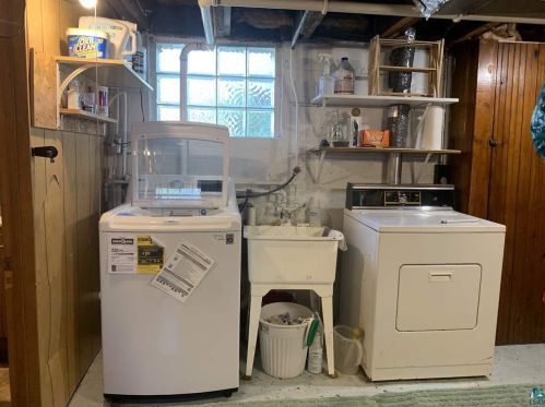 31 8 St, Duluth MN 55805-1344 exterior