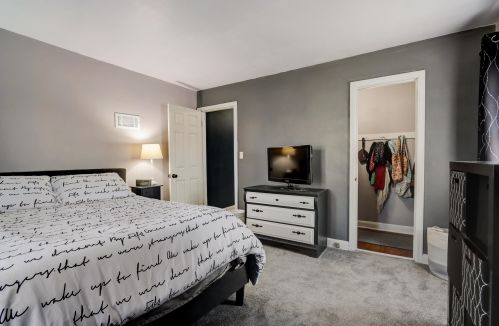 5545 57, Milwaukee WI 53218-3230 exterior