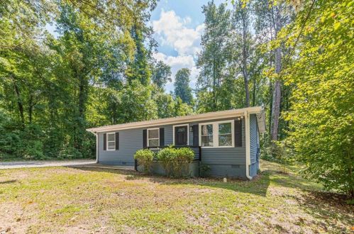 3250 Mount Gilead Rd, Atlanta GA  30311-5202 exterior