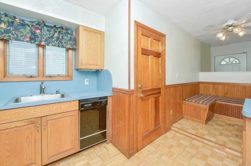 45 Amsterdam Ave, Babylon NY 11704-4921 exterior