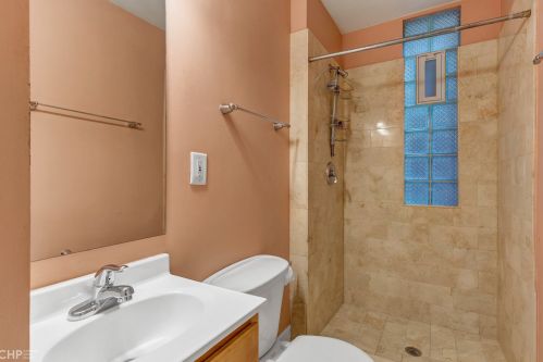 2631 Ashland Ave, Chicago IL  60614-1101 exterior