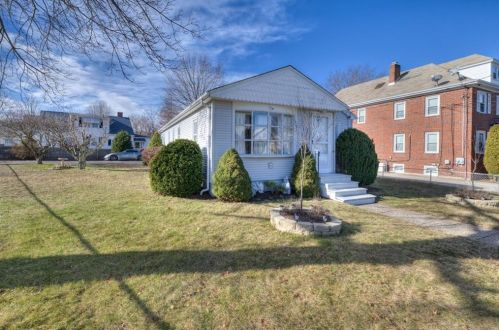 144 Home Ave, Providence, RI 02908-4030