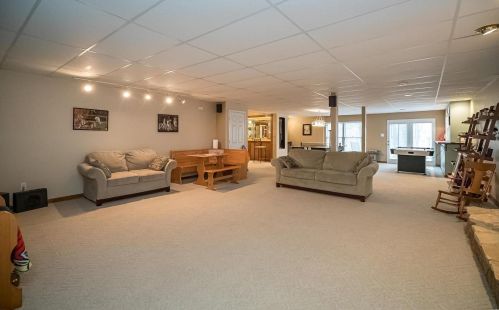 11070 Rambling Oaks Dr, Saint Louis MO 63128-2036 exterior