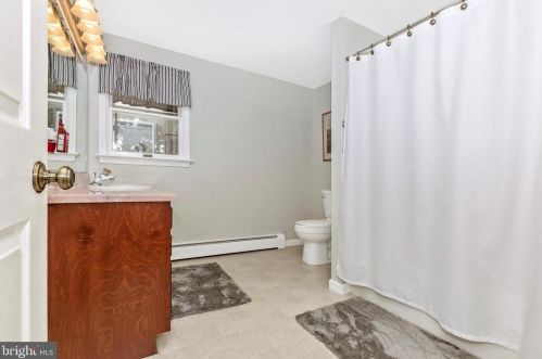 265 Old State Rd, Limerick PA 19468-3214 exterior