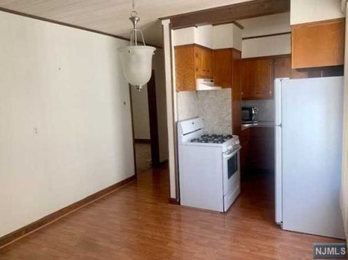 11 Oxford St, Paterson NJ  07522-1530 exterior