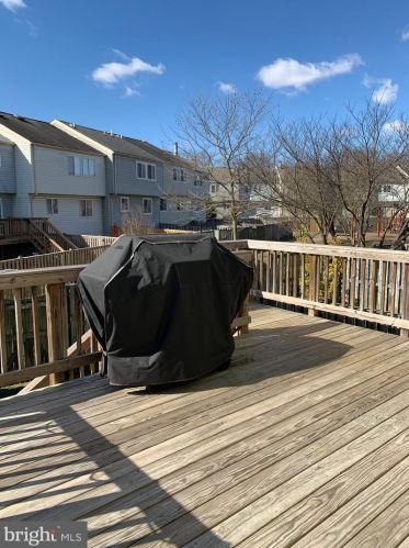 6064 Chicory Pl, Alexandria VA 22310-4411 exterior