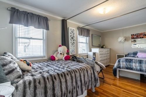 18 Hingston St, Peabody MA 01960-5825 exterior